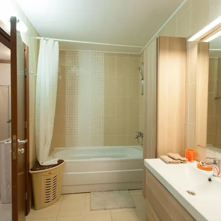 Apartamento Arteon, Drustur